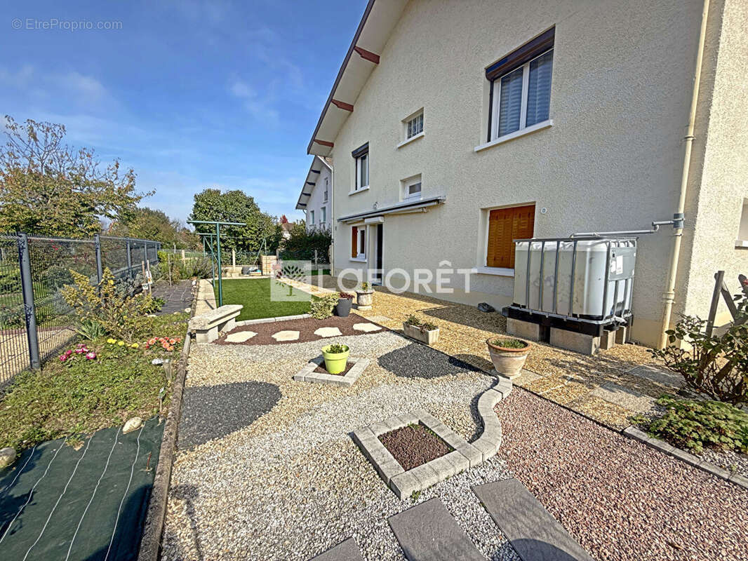 Maison à MONTREVEL-EN-BRESSE