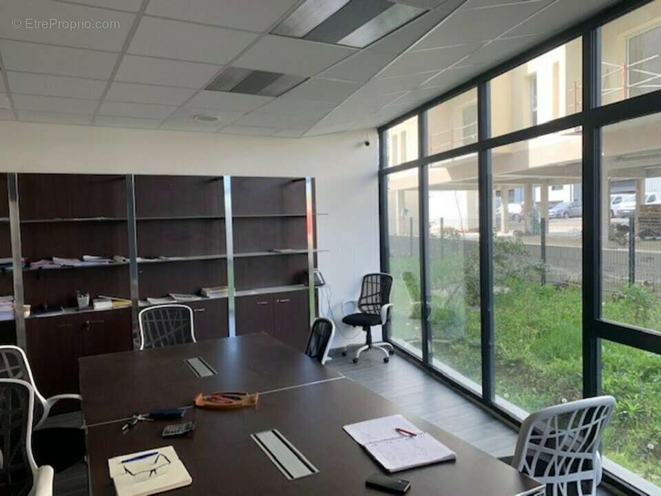 Commerce à POMPIGNAC