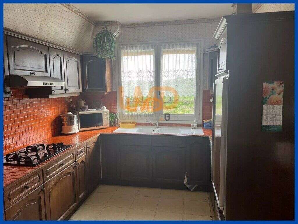maison T7 sur sous-sol avec piscine sur 1653 m² de terrain clôt - photo 3