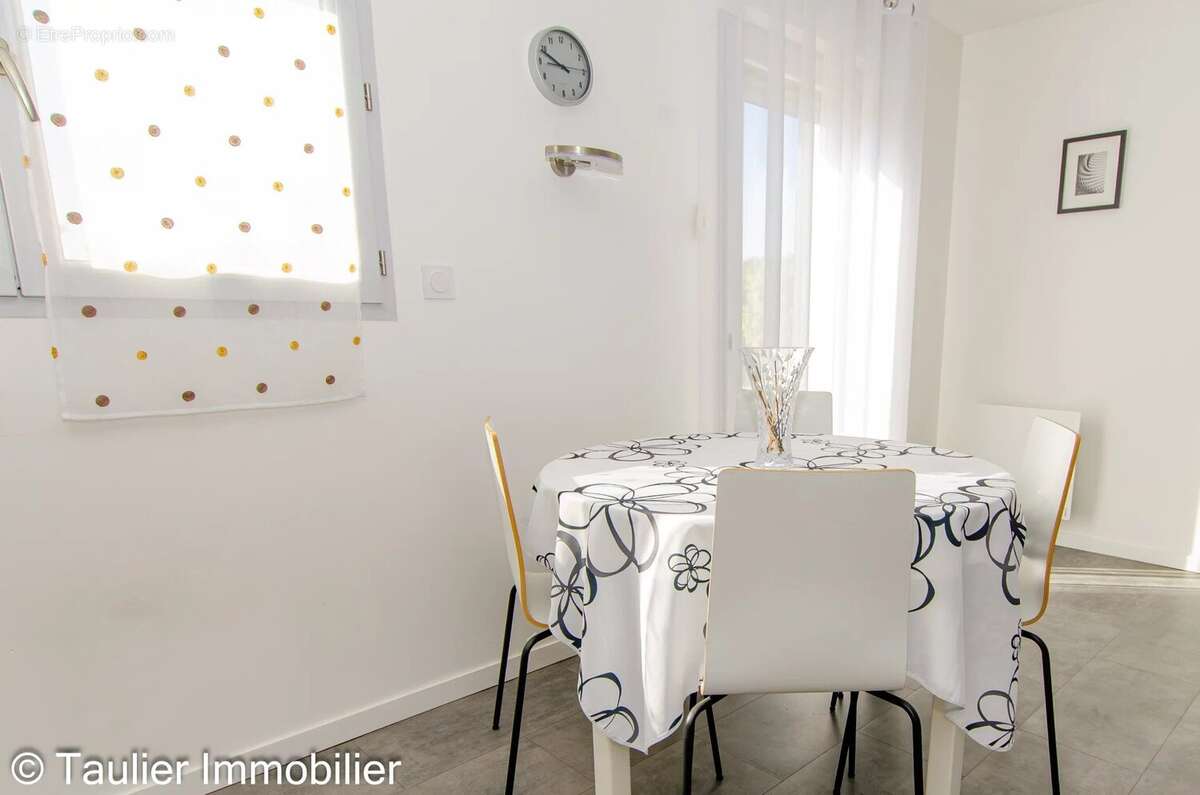 Maison T4 de 2020, chambre et salle d'eau au rdc - photo 8