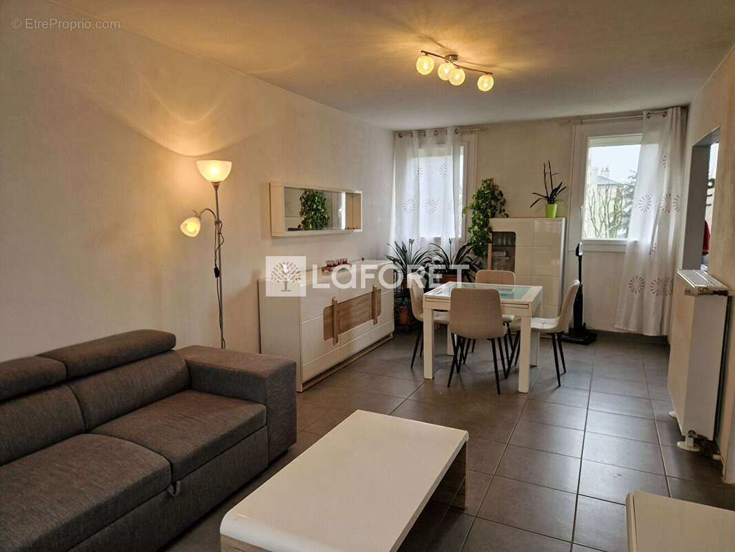 Maison à ONET-LE-CHATEAU