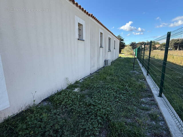 Maison à VILLEVIEILLE