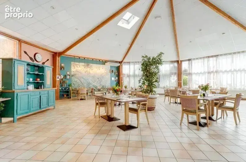 INVESTISSEMENT LOCATIF  Châteauneuf-les-Martigues  Résidence Ehpad Les Jardins de Valtrède - 6.58% de rentabilité - photo 4
