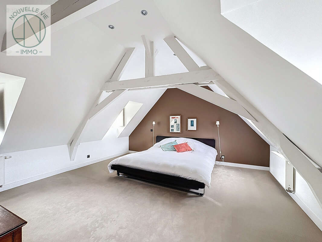 Maison à CROIX