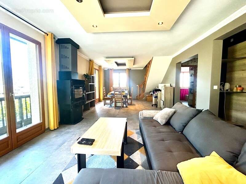 Maison à SAINTE-HELENE-SUR-ISERE