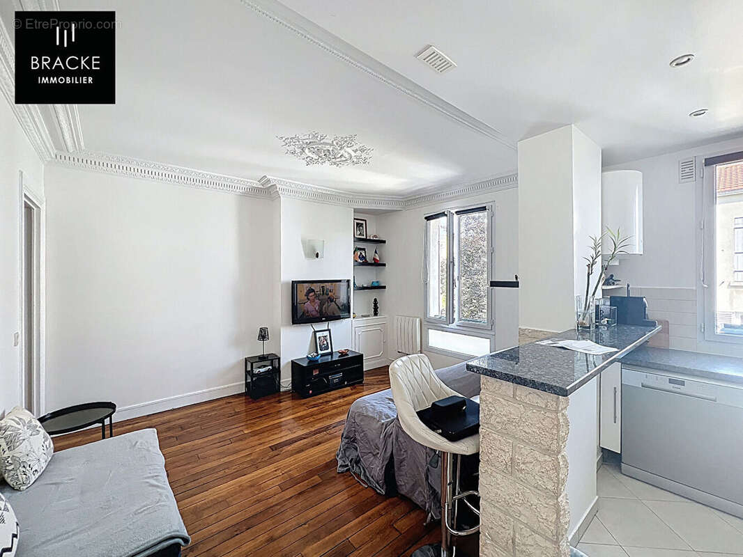 Appartement à COURBEVOIE