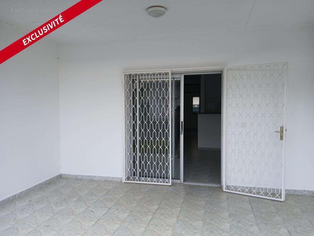 Appartement à REMIRE-MONTJOLY