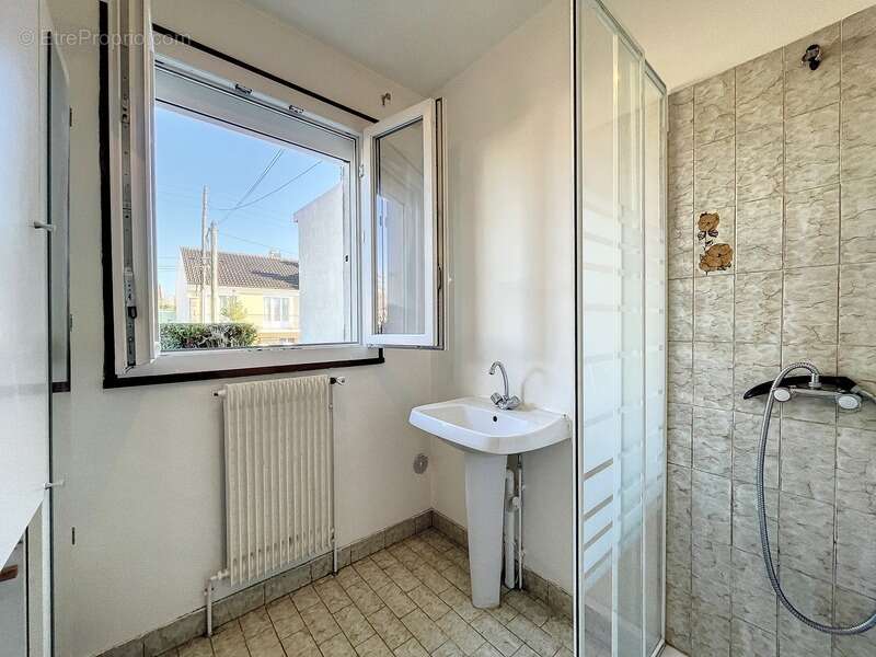 Quartier pavillionnaire - maison familiale de 4 chambres - photo 10