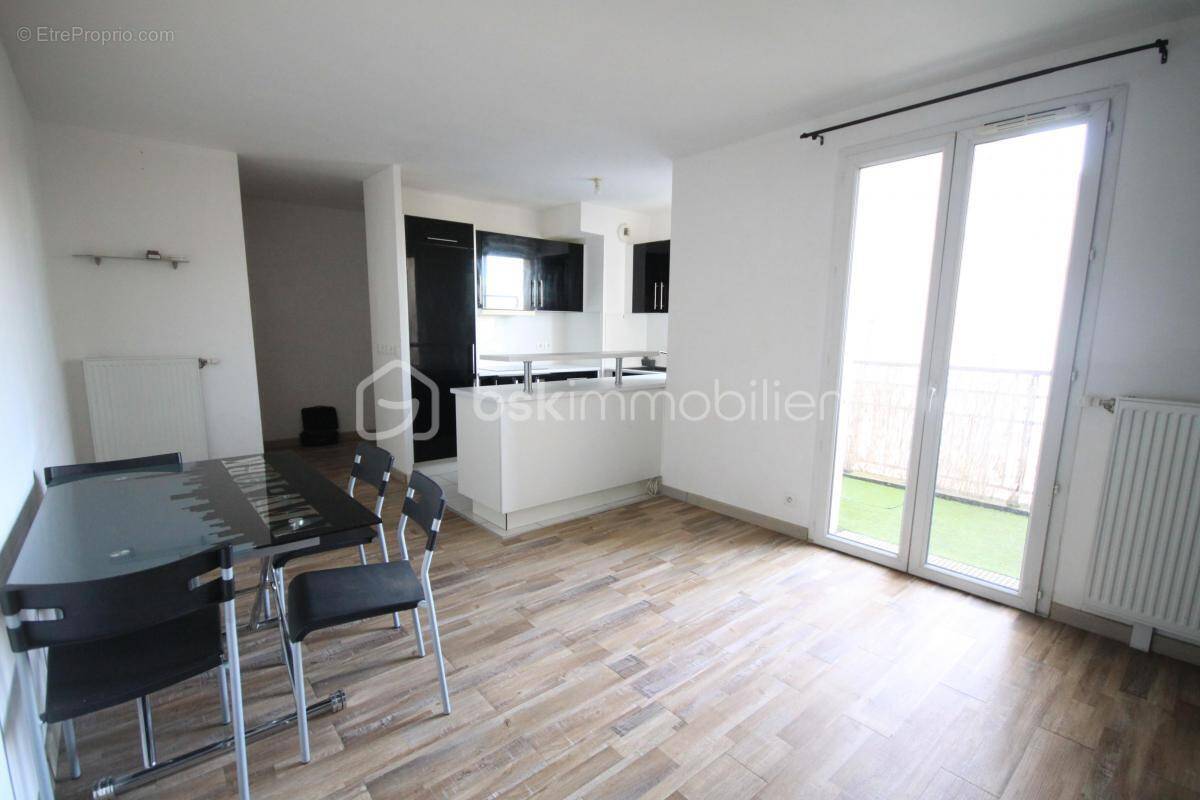 Appartement à CORBEIL-ESSONNES