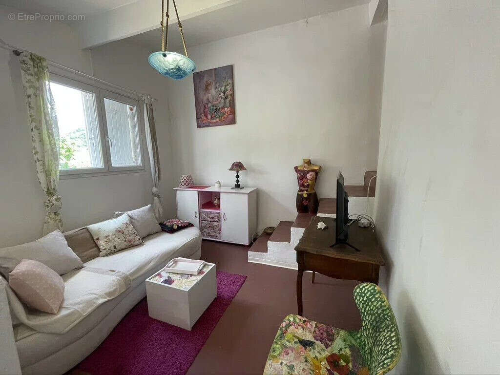 Maison 107 m² à Meyrannes  - photo 7