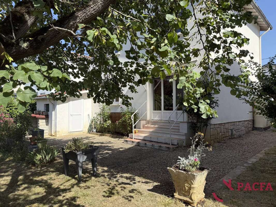 CASTRES -  Crabié, maison avec garage et jardin - photo 15