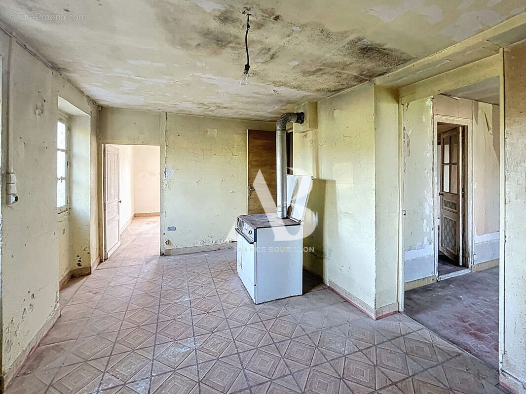 Maison à GRANDPUITS-BAILLY-CARROIS