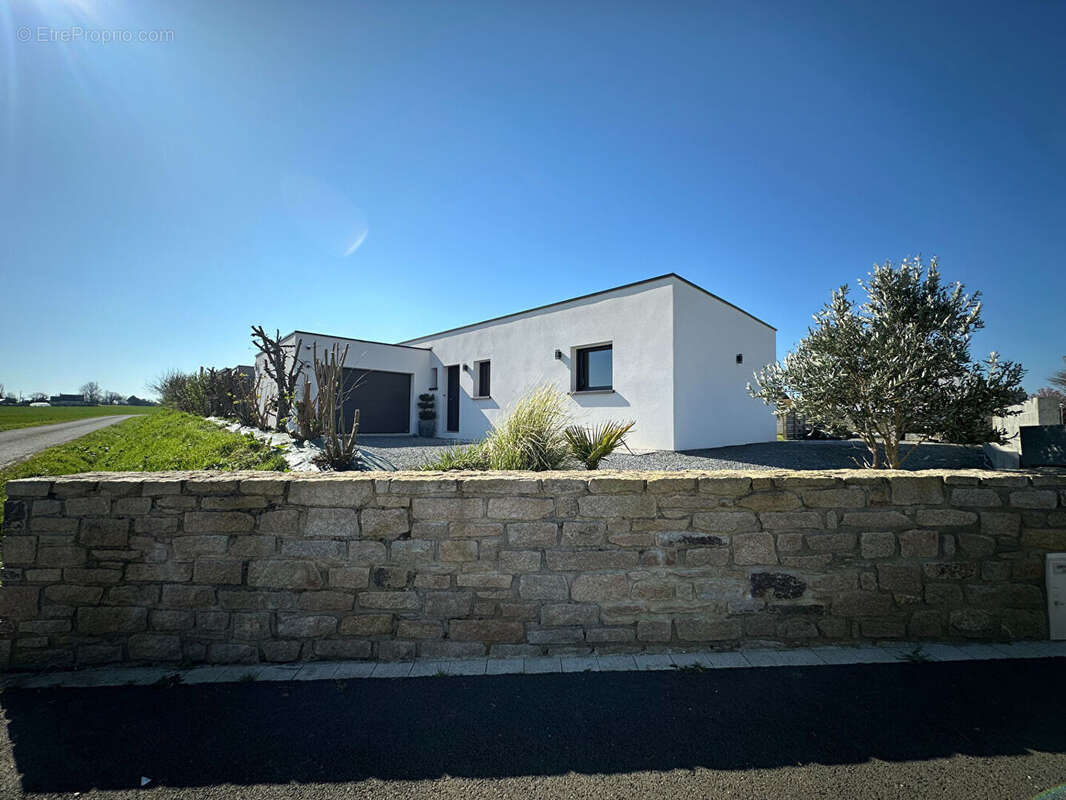 Maison à SAINT-DERRIEN