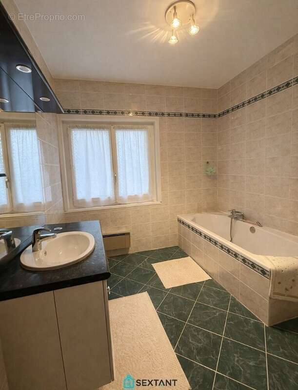 Maison à DIVONNE-LES-BAINS