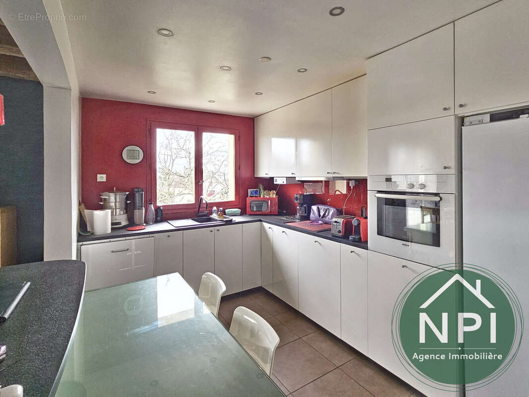 Maison à VAUX-LE-PENIL