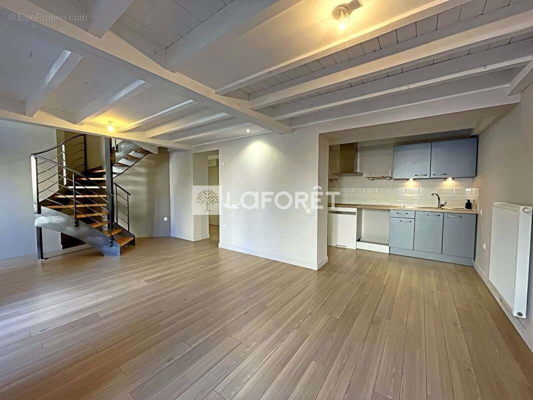 Appartement à SAINT-ETIENNE