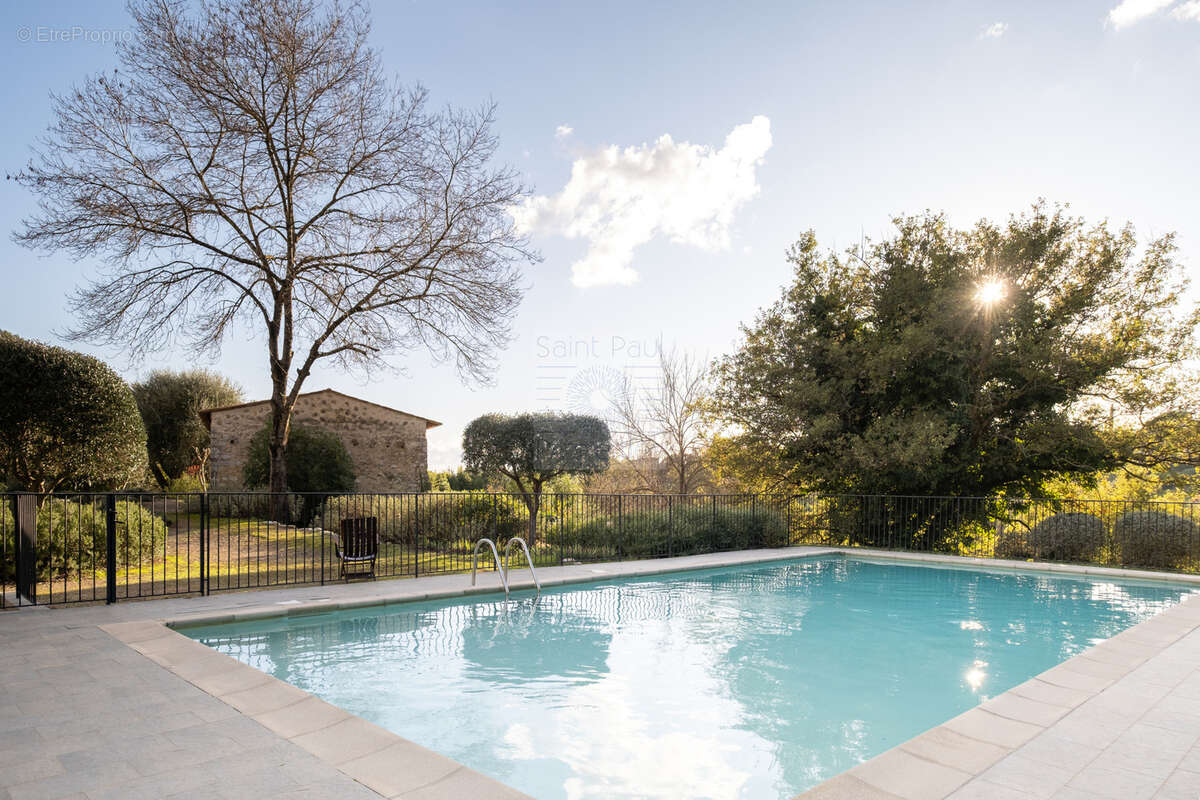 Loft contemporain - 79m2 - Saint-Paul de Vence - photo 13