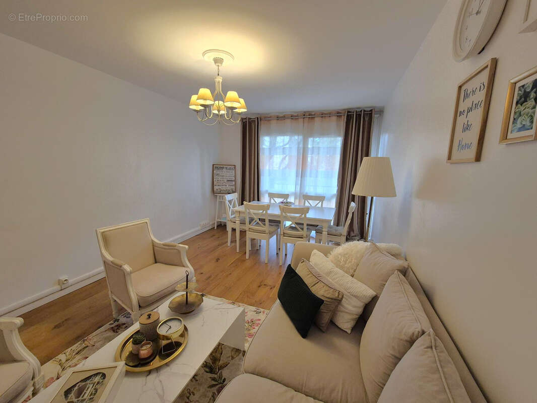 Appartement à VELIZY-VILLACOUBLAY