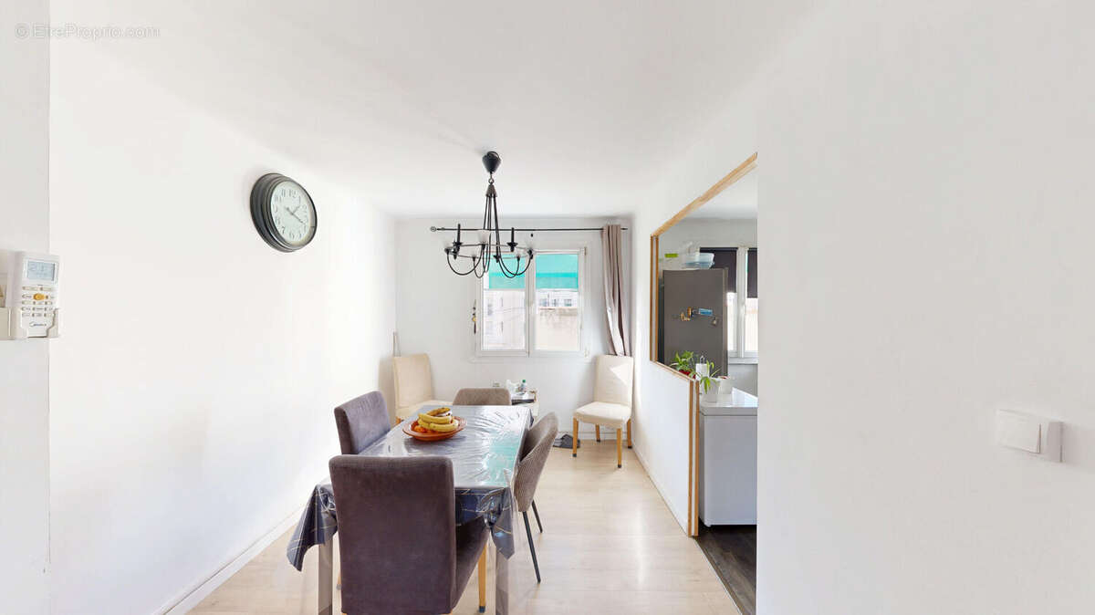 Appartement à MARSEILLE-5E