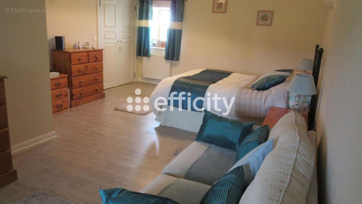 Maison à SAINT-SEVER-CALVADOS