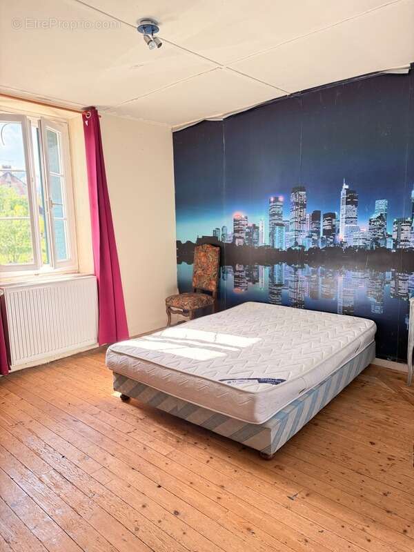 Maison à LA CELLE-DUNOISE