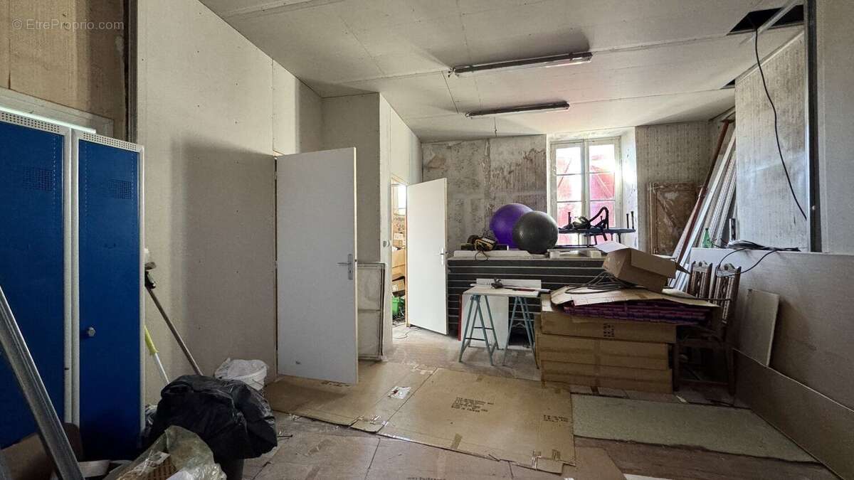 Ancien presbytère - 310m2 hab. potentiellement - photo 11