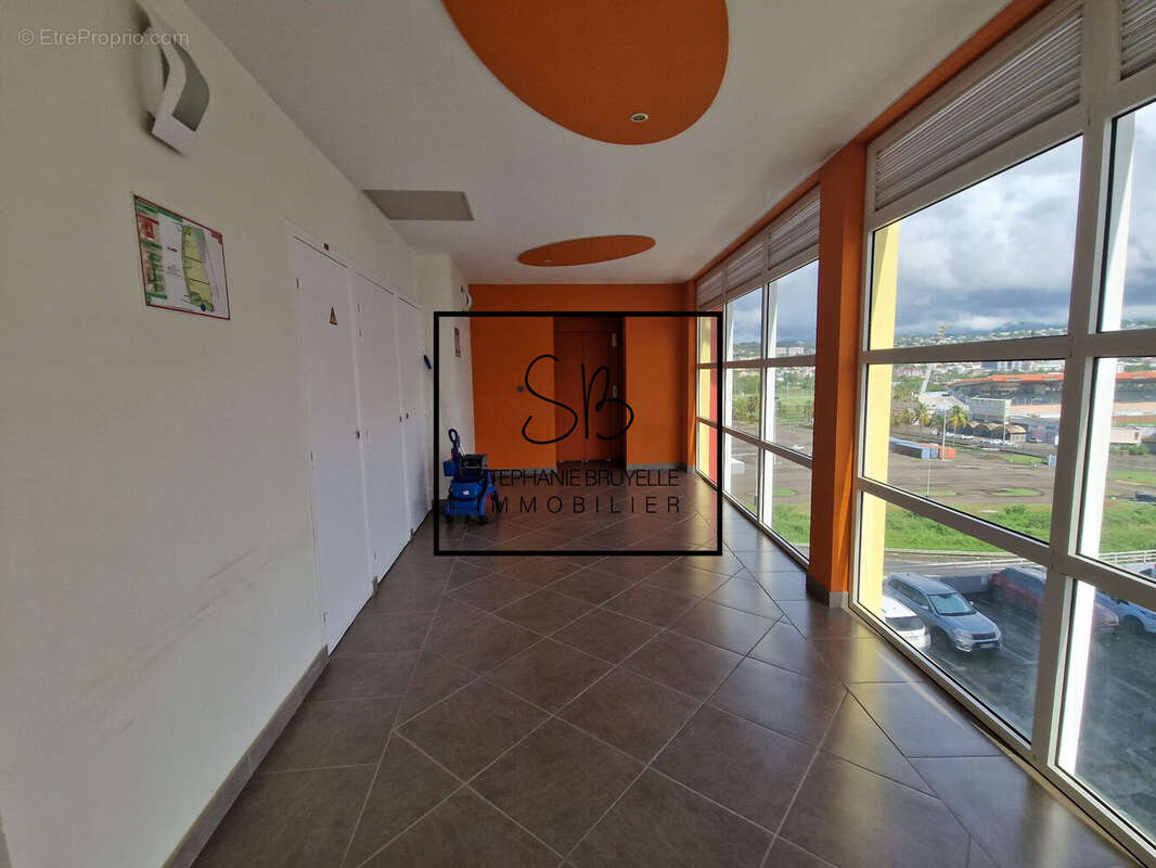 Commerce à FORT-DE-FRANCE