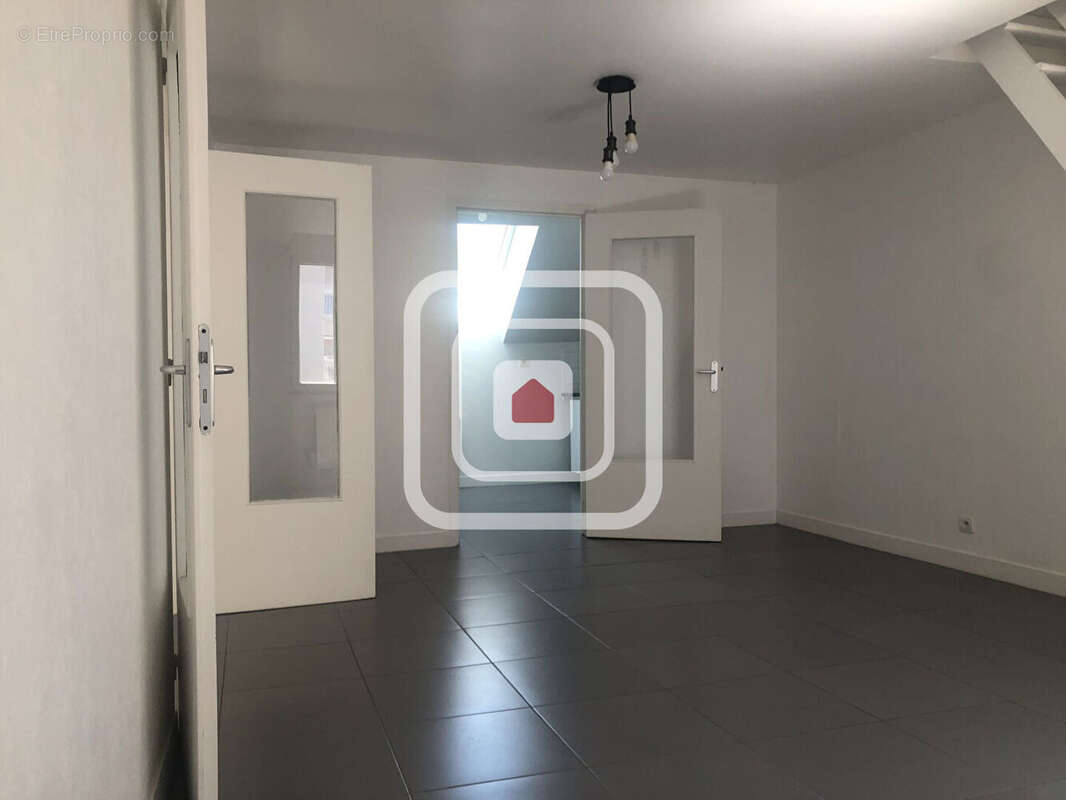 Appartement reims t2  52.25 m²  habitables pour 75.60 m² au sol - photo 10