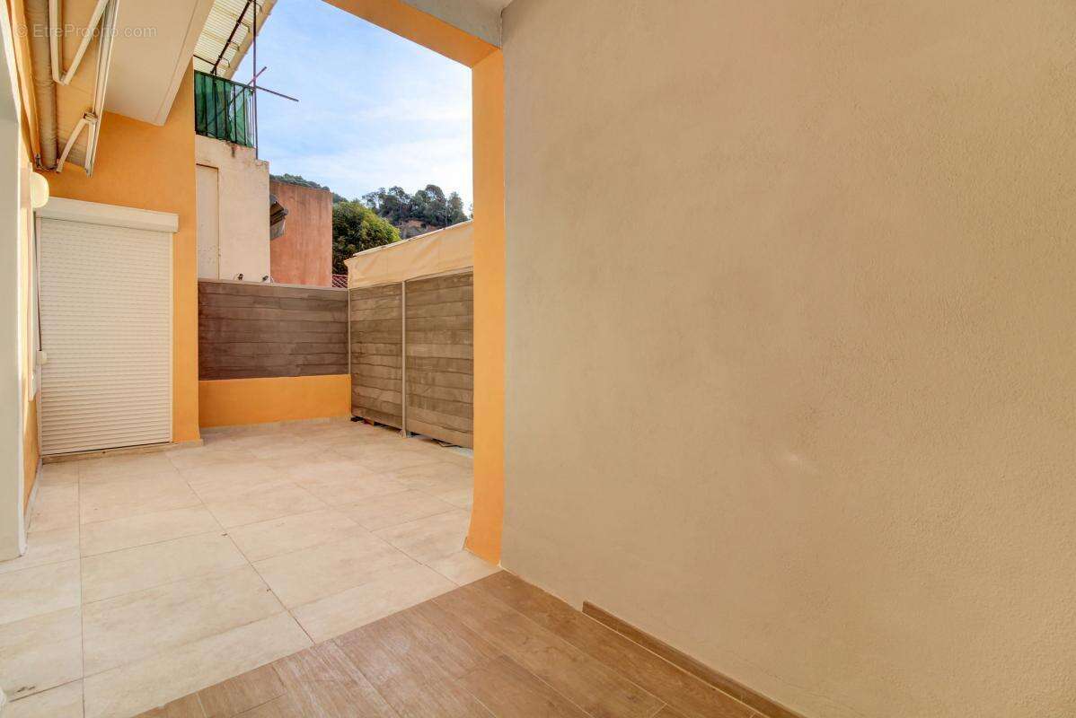 Appartement à SAINT-MARTIN-DU-VAR