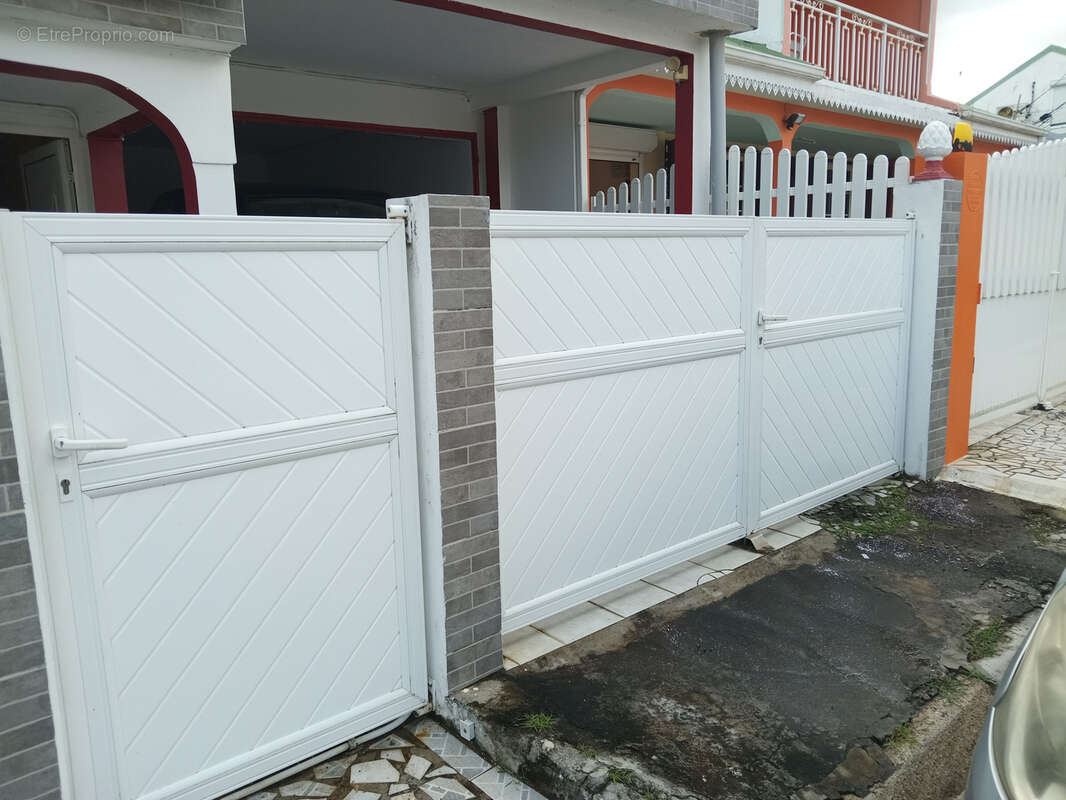 Maison à CAPESTERRE-BELLE-EAU