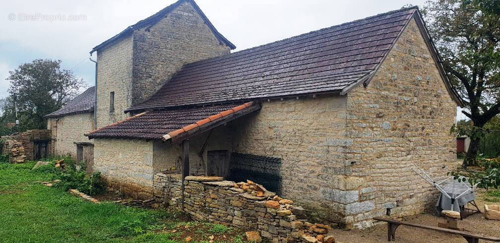 Maison à CAYLUS