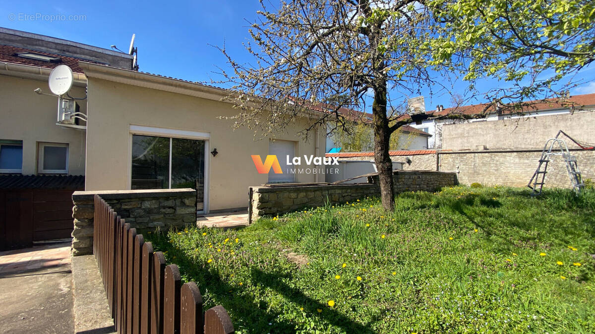 Maison à BOUXIERES-AUX-DAMES