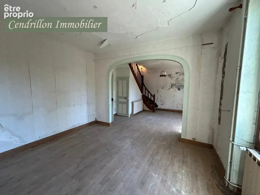 Maison de bourg à rafraîchir, mitoyenne d'un coté, 3 chambres, ~92m2 habitables, sur 438 m2 de jardin - photo 7