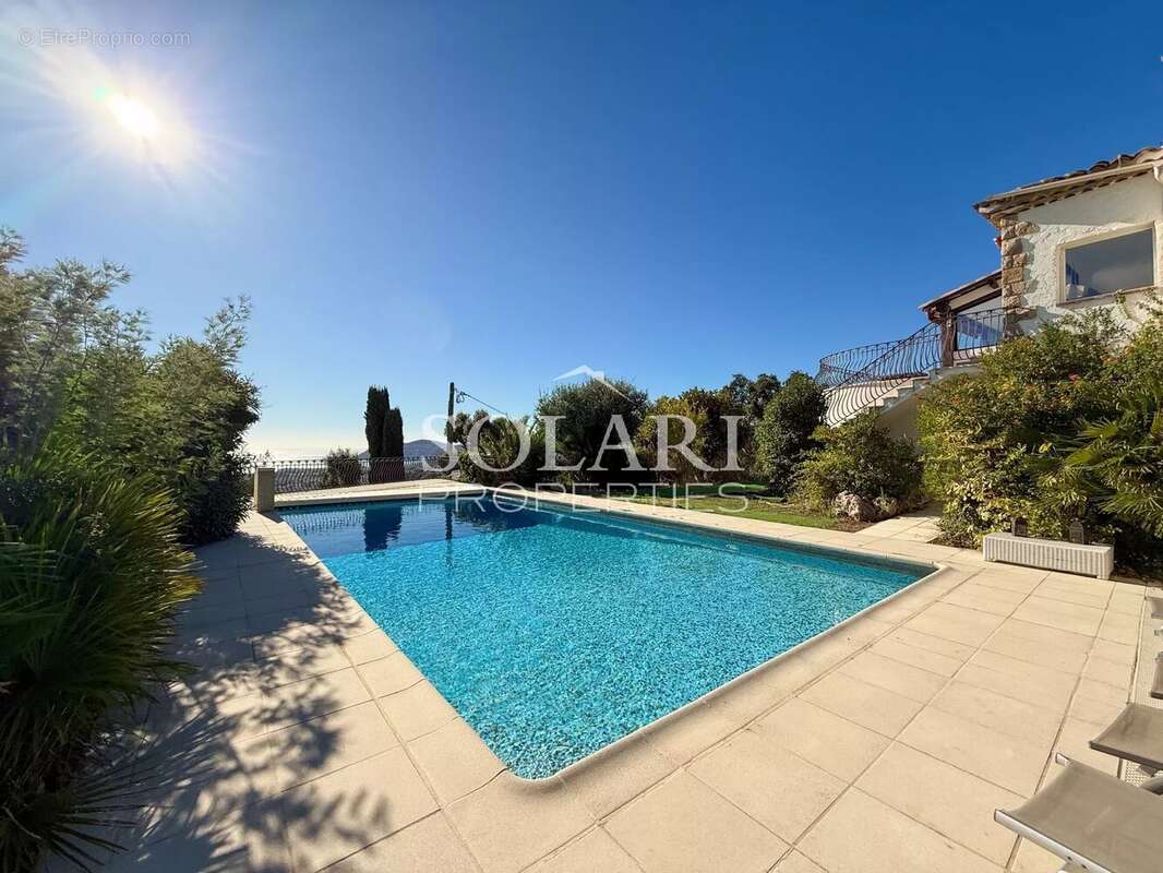 Maison à MANDELIEU-LA-NAPOULE