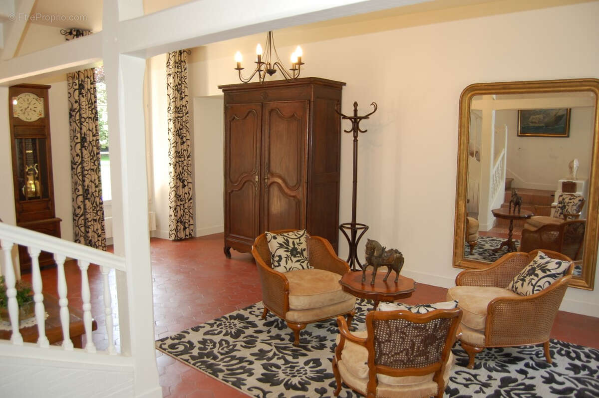 Maison à VARENNES-JARCY