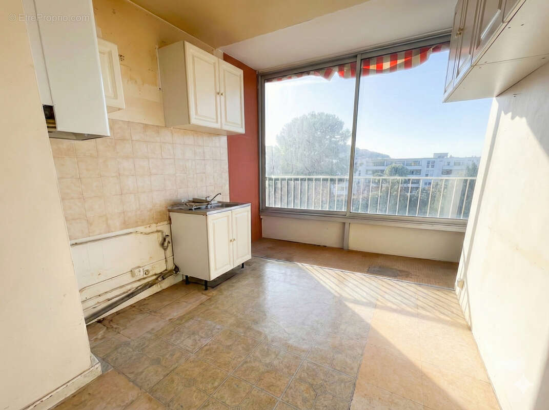 Appartement à MARSEILLE-9E