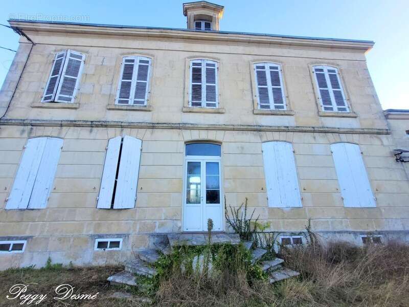Maison à SAINT-JEAN-D'ANGELY