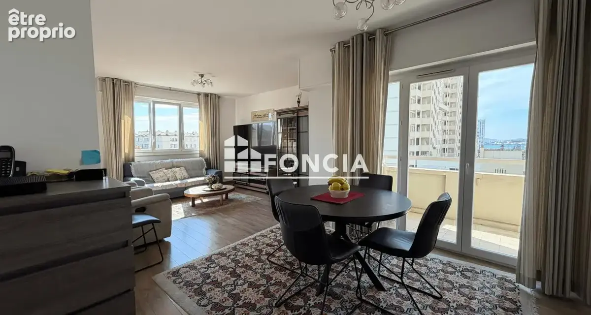 Toulon – port marchand / mourillon – magnifique t5 de 106 m² avec balcon-terrasse et petite vue mer - photo 4