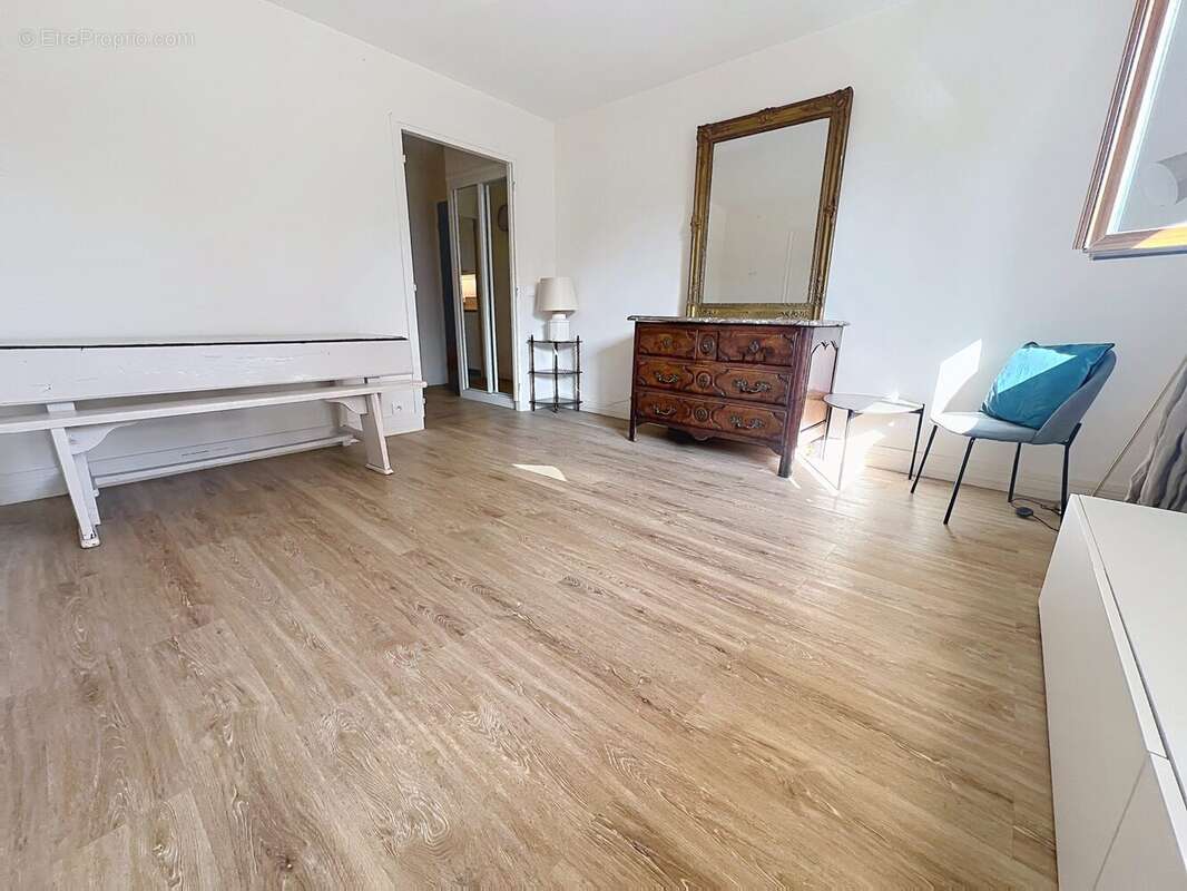Appartement 58 m² à Garches  - photo 2