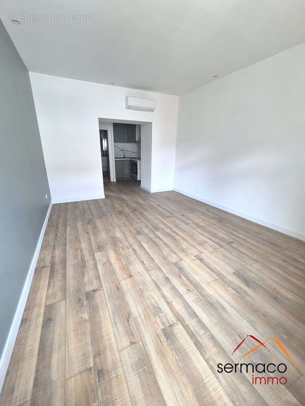 séjour autre vue - Appartement à SARREGUEMINES