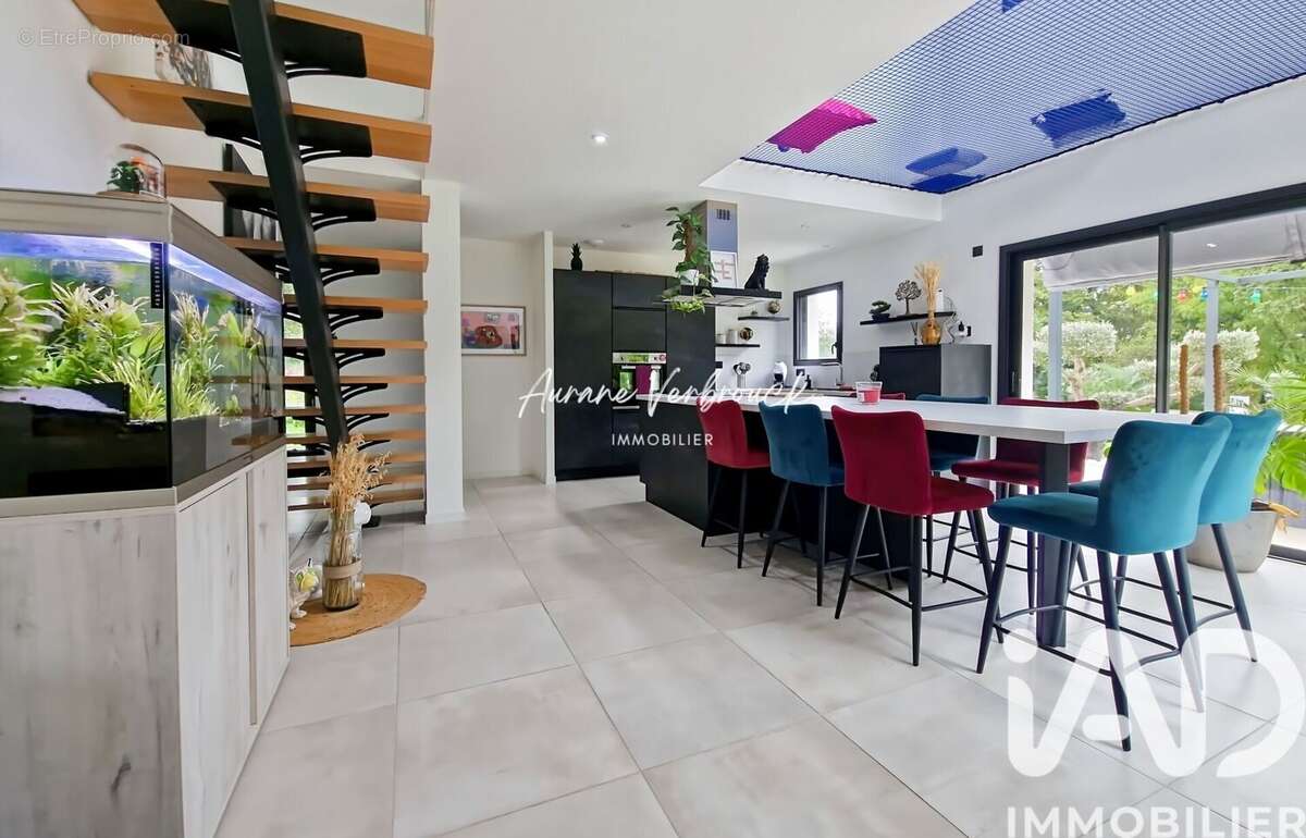 Maison 121 m² à La Chapelle-De-Brain  - photo 3