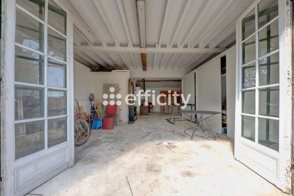 Maison 420 m² à La Boissiere-Ecole  - photo 27