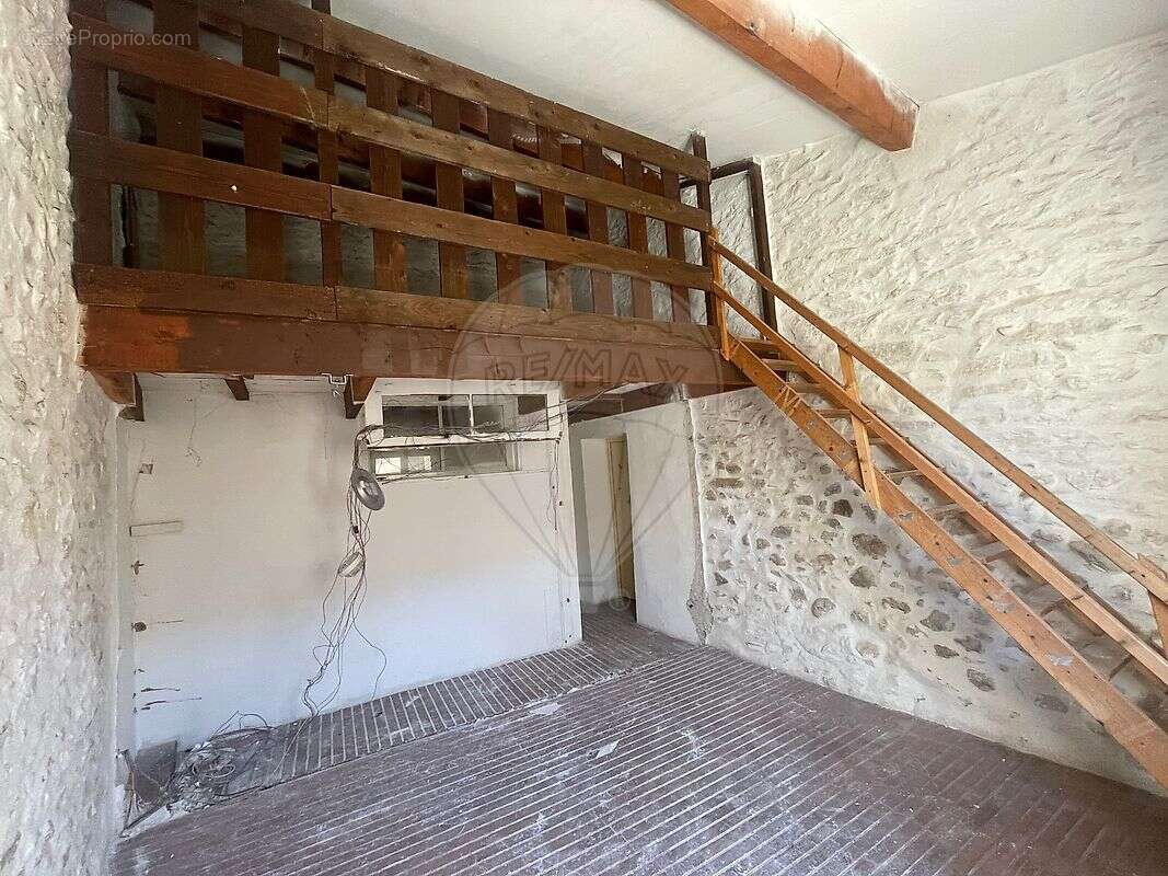 Maison à LA CALMETTE