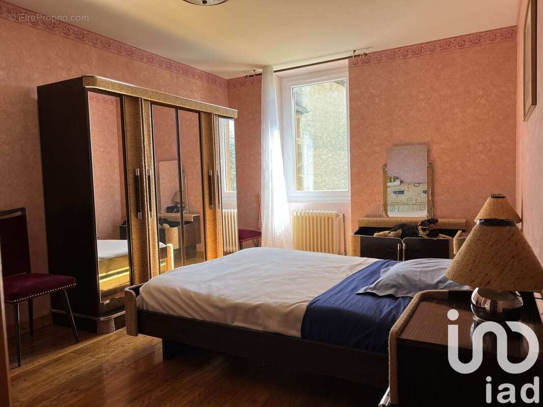 Photo 9 - Maison à GENELARD