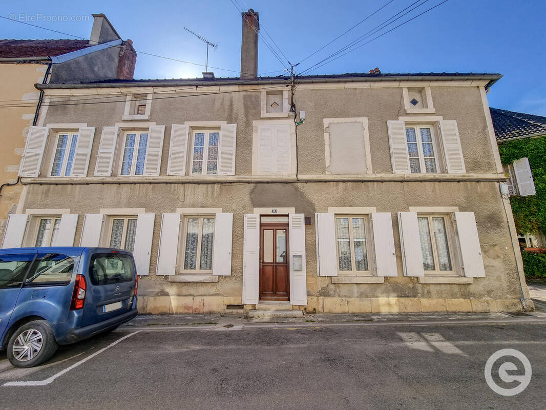 Maison à RAVIERES