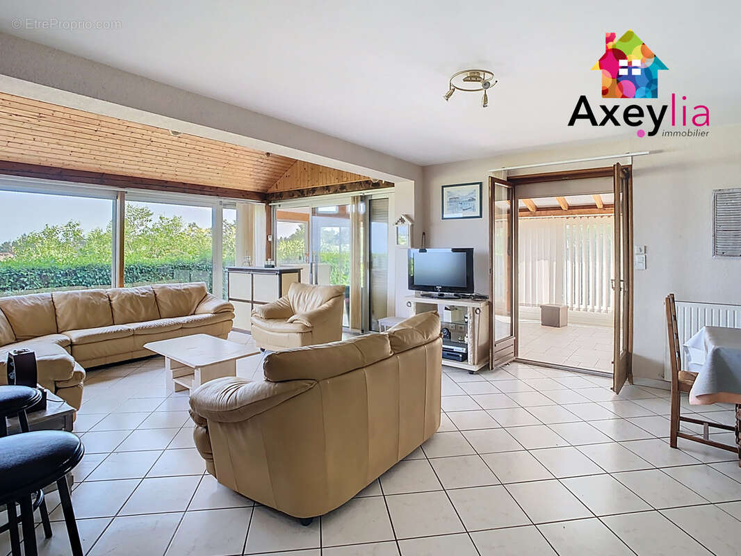 A vendre- saint-haon-le-vieux- maison familiale sur terrain de 3440 m2 avec piscine - photo 14