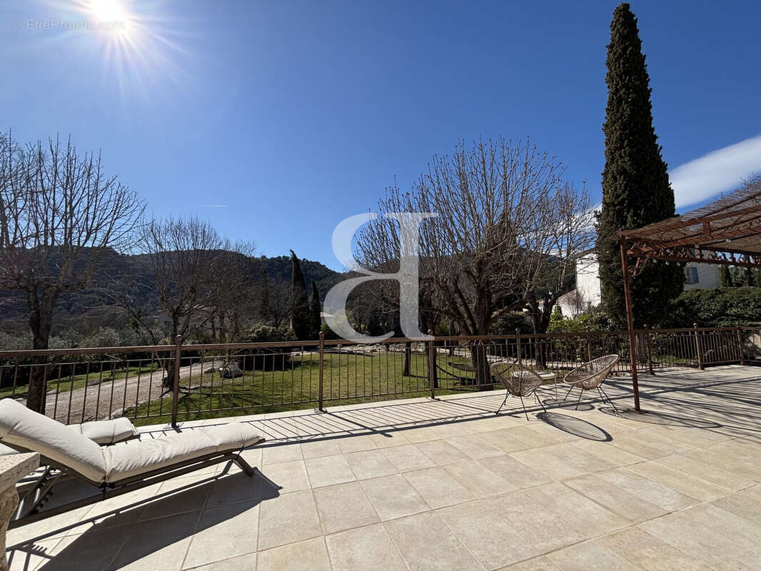 Maison à VAISON-LA-ROMAINE