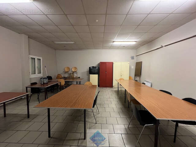 LOCAUX PRO de 5000m2 sur parcelle de 9000m2 - photo 20