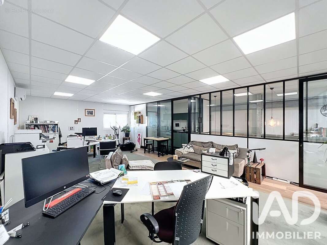 Commerce 192 m² à Brie-Comte-Robert  - photo 3