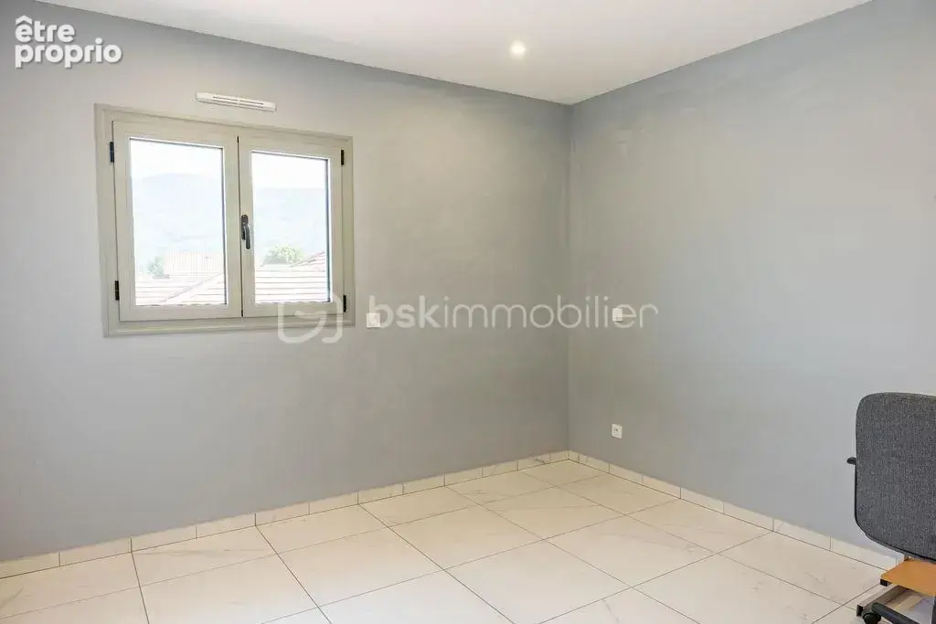 Superbe Maison Familiale de 149m² sur 961m² de Terrain avec Piscine ! - photo 18